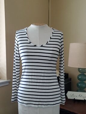 Amour Vert Black and White Striped Long-Sleeve Scoop Neck Top